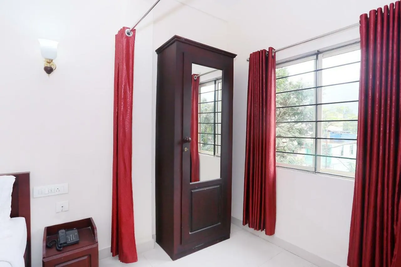 Adimaly Oyo Inn Munnar Near Adimali Bus Stand 3*,  الهند